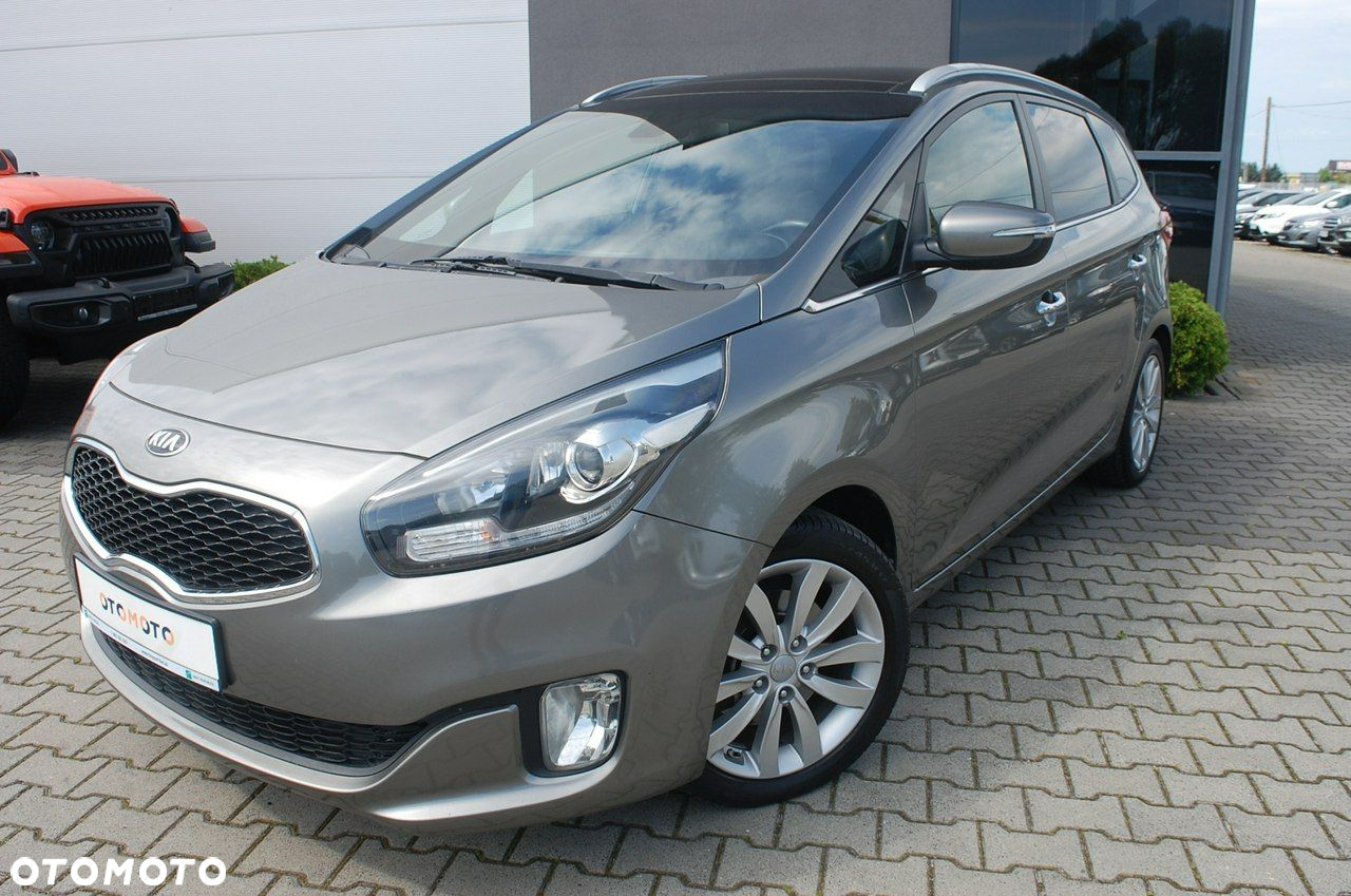 Kia Carens - 2