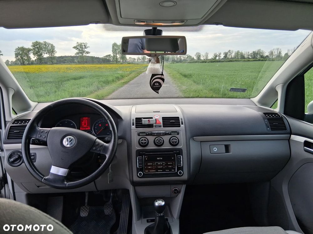 Volkswagen Touran 2.0 TDI DPF Highline - 7