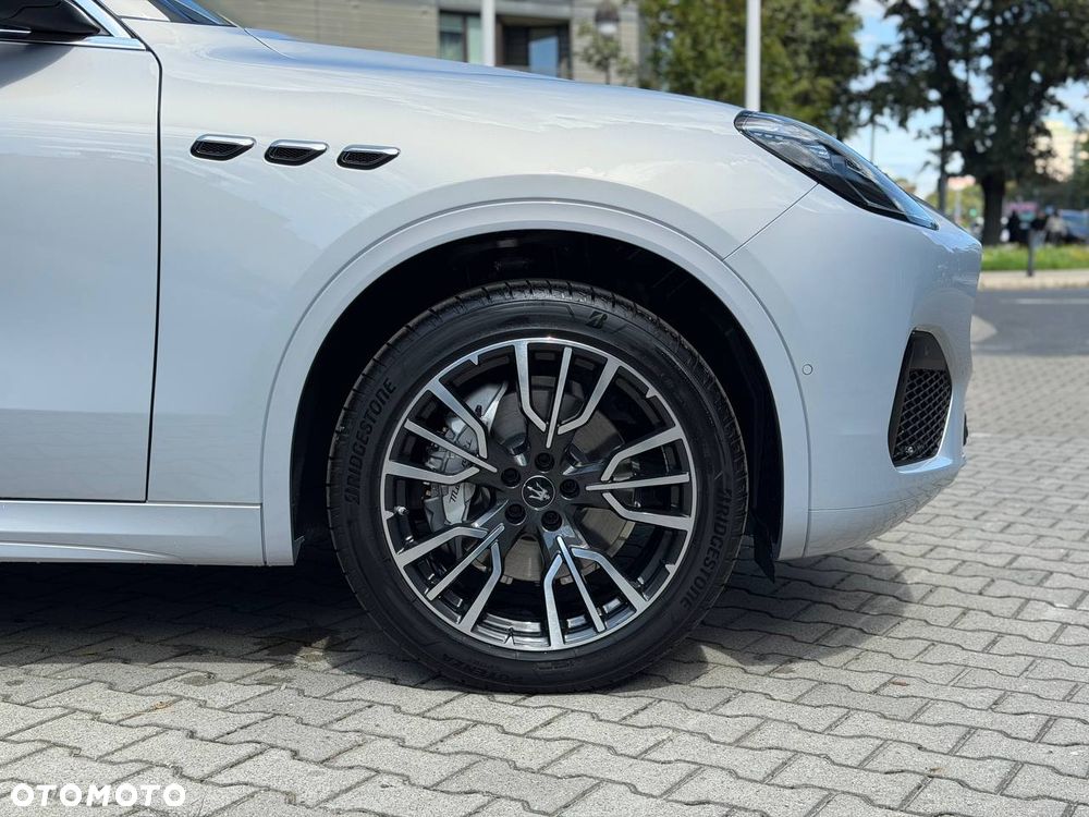 Maserati Grecale mHEV GT - 8