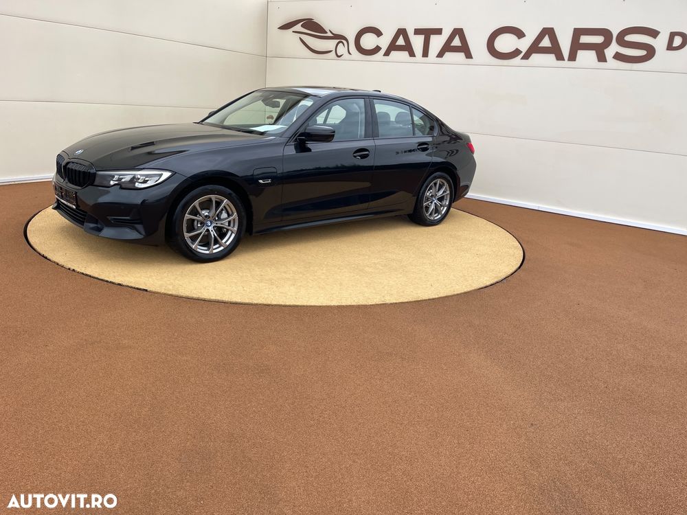 BMW Seria 3 330e Aut. Sport Line - 4