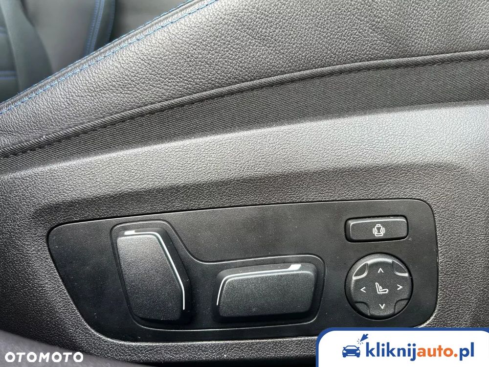 BMW Seria 3 330i xDrive M Sport sport - 16