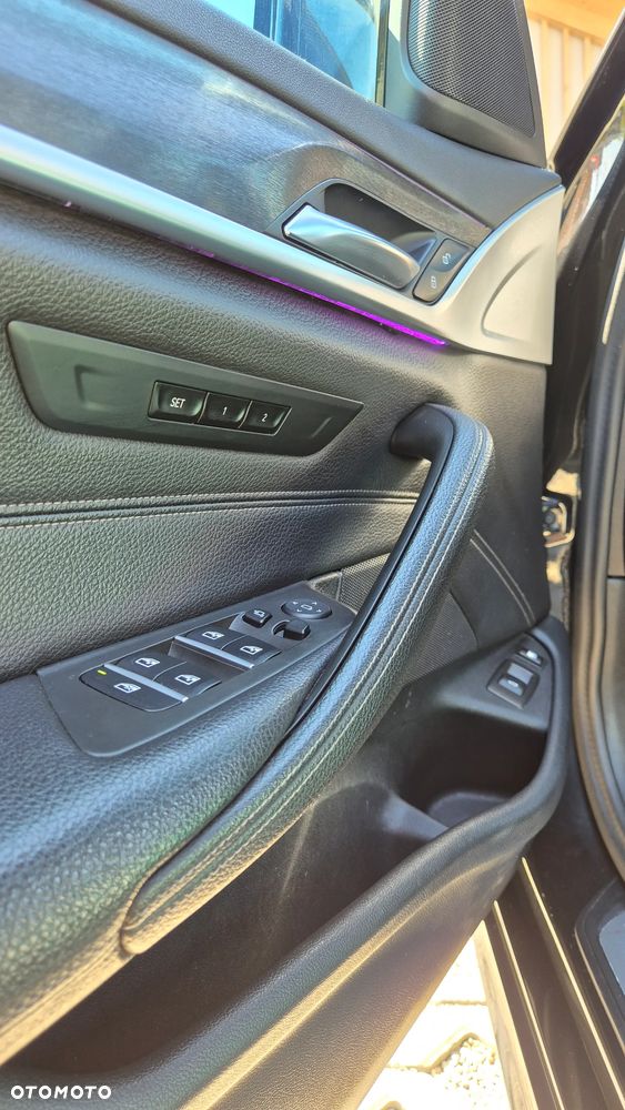 BMW Seria 5 530e iPerformance M Sport sport - 30