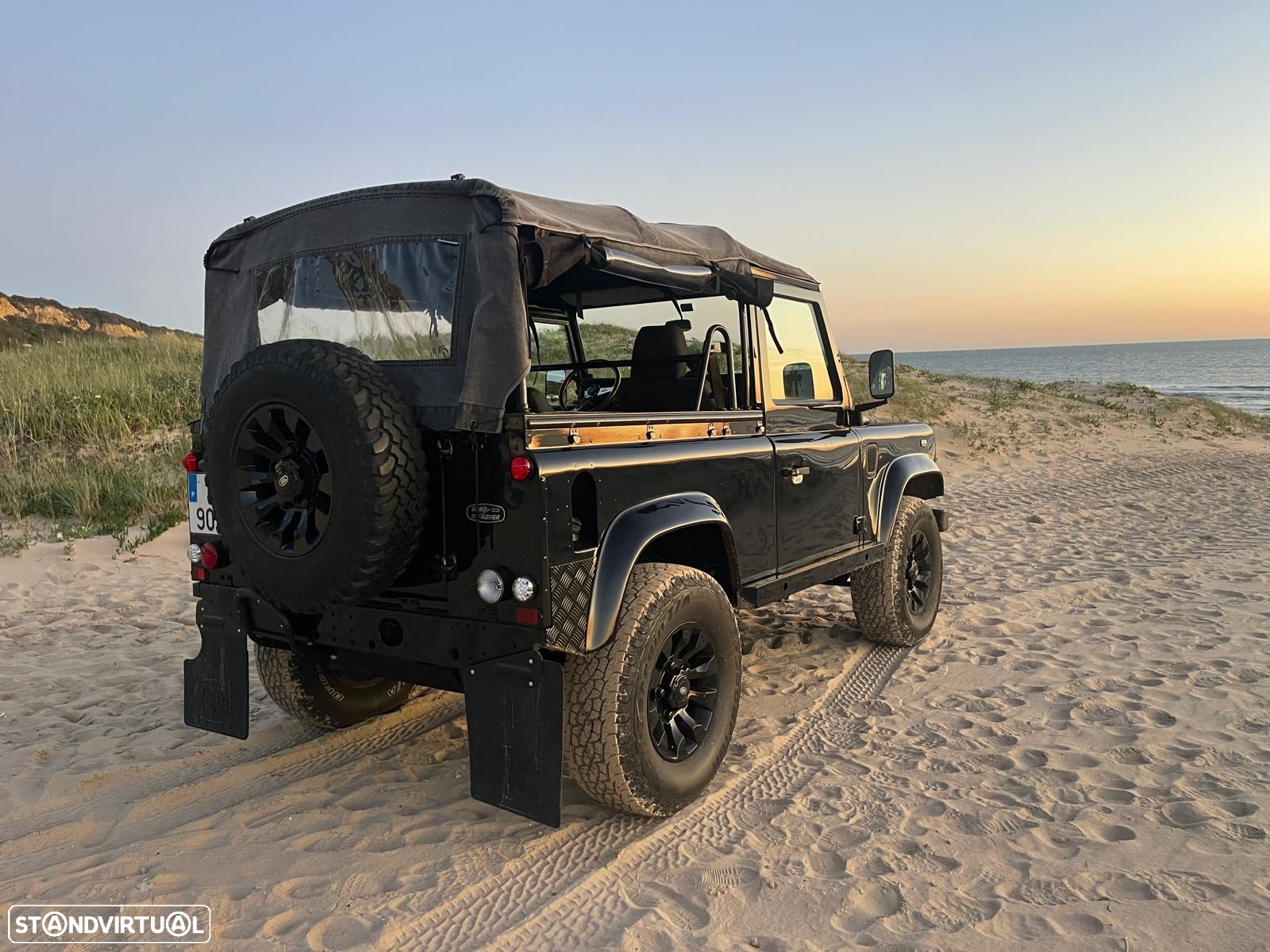 Land Rover Defender 90 2.5 Td5 Soft Top - 24