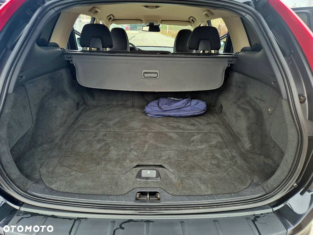 Volvo XC 60 2.4D AWD Momentum - 18