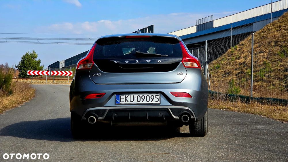 Volvo V40 D2 R Design - 5