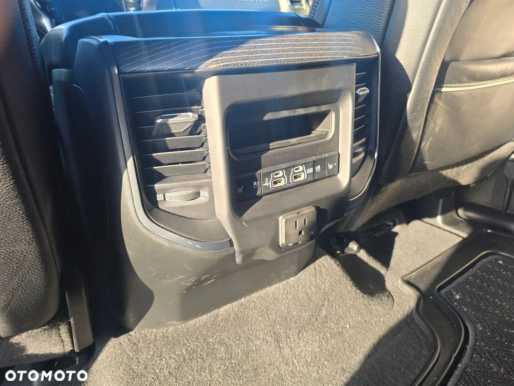 RAM 1500 5.7 Crew Cab Shortbed Limited Black - 15