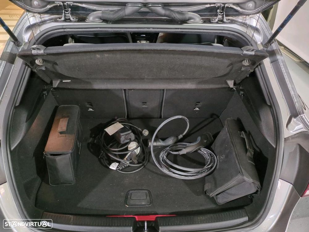 Mercedes-Benz A 250 e Style Plus - 11