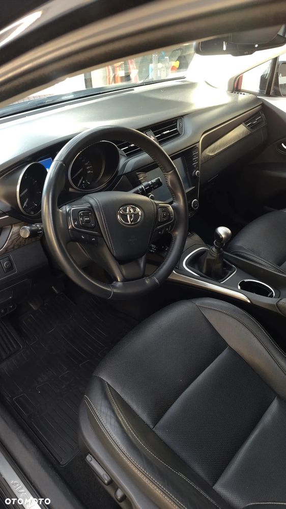 Toyota Avensis 2.0 D-4D Prestige - 5