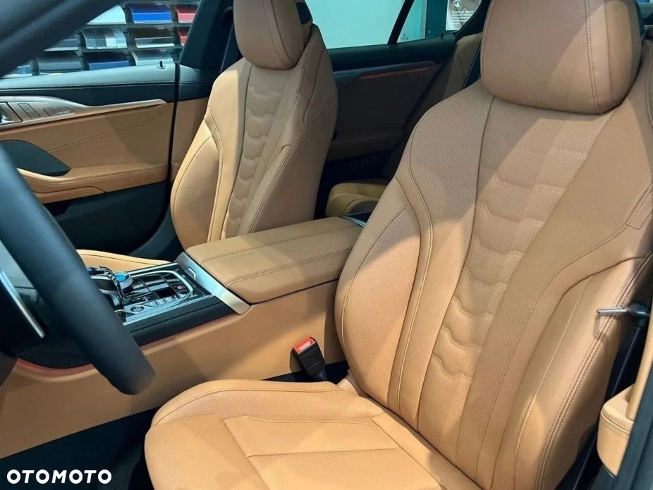 BMW Seria 8 840i xDrive - 13