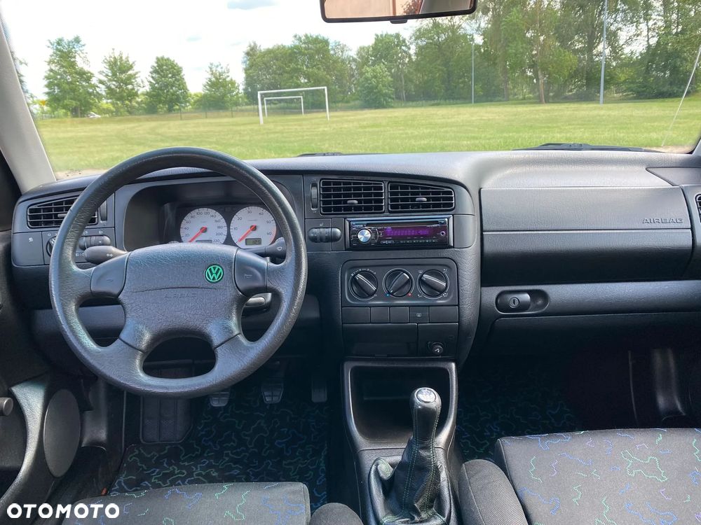 Volkswagen Golf - 24