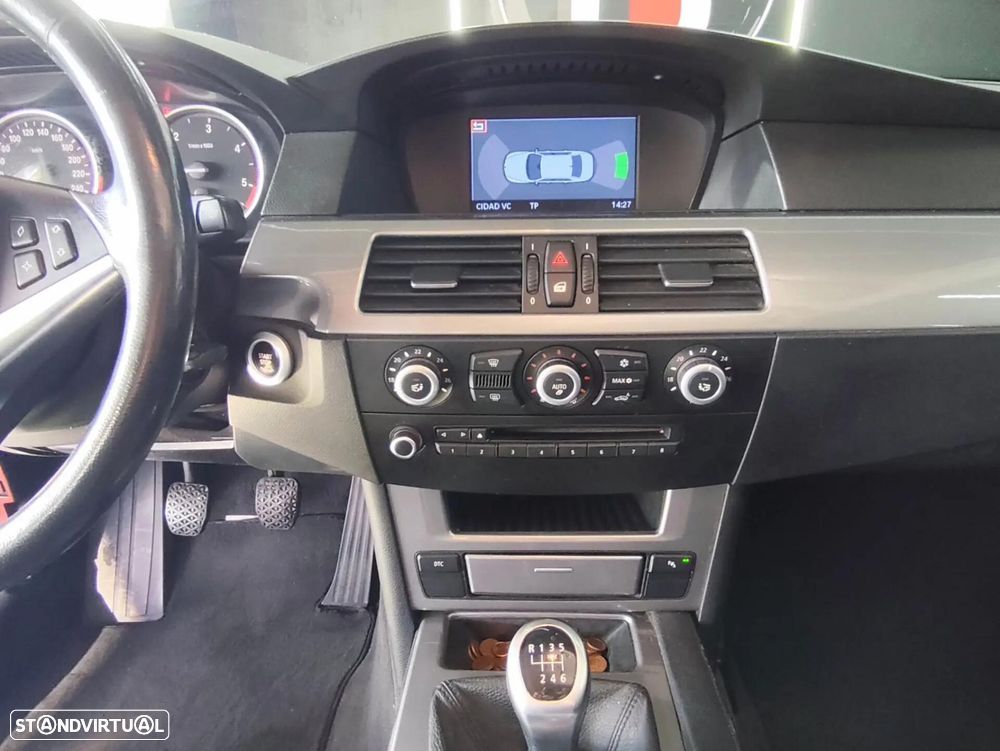 BMW 520 d Executive - 21