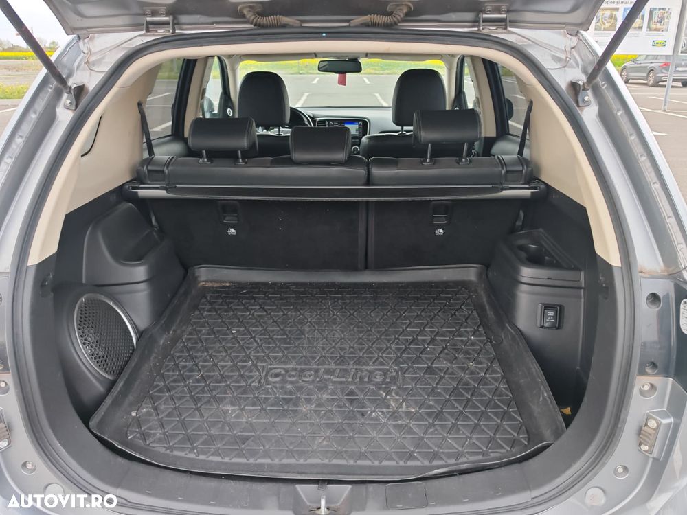 Mitsubishi Outlander 2.0 4WD - 23