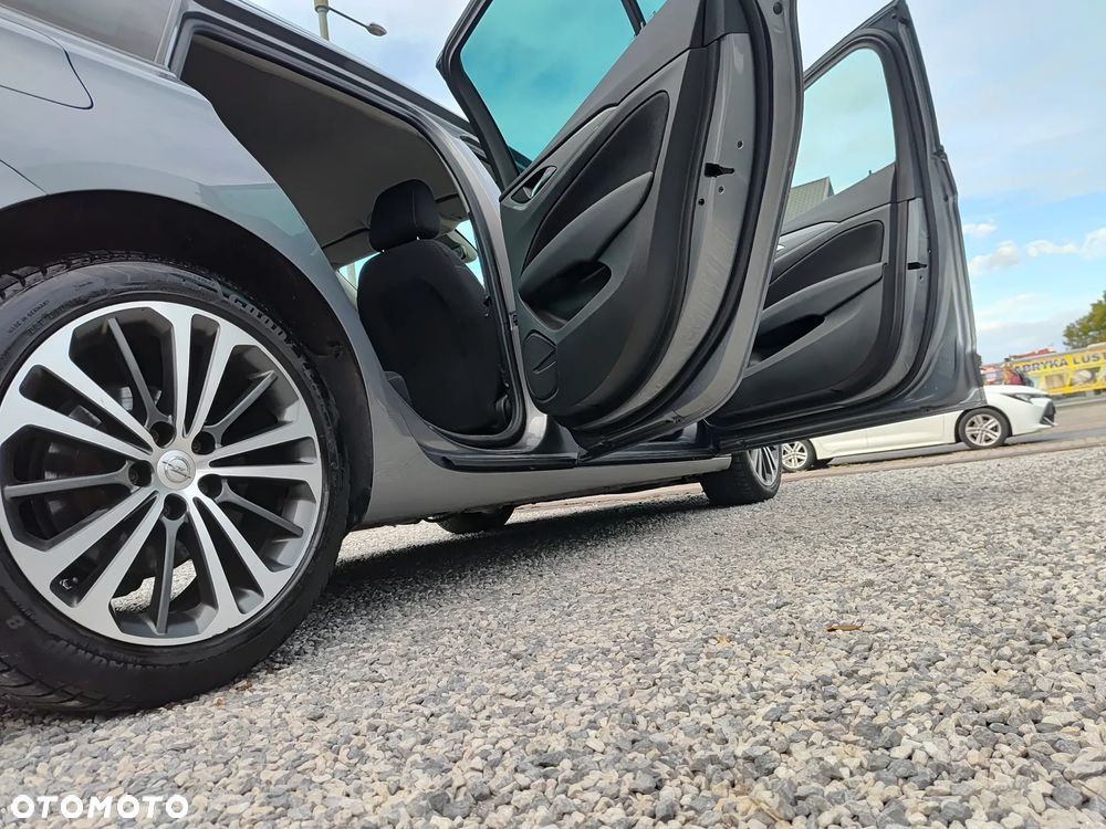 Opel Insignia - 15