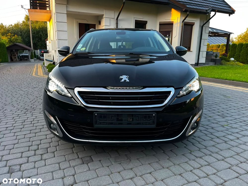 Peugeot 308 - 8