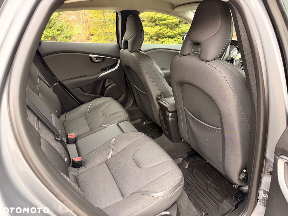 Volvo V40 D2 Summum - 30