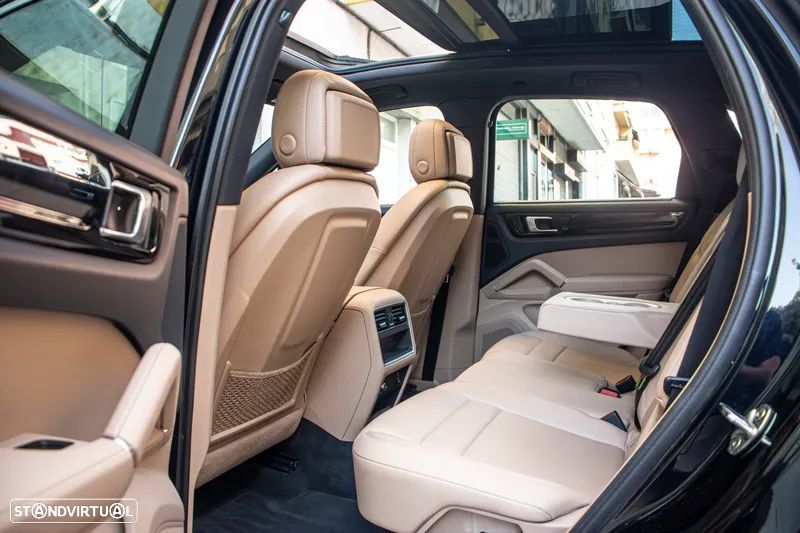 Porsche Cayenne - 13