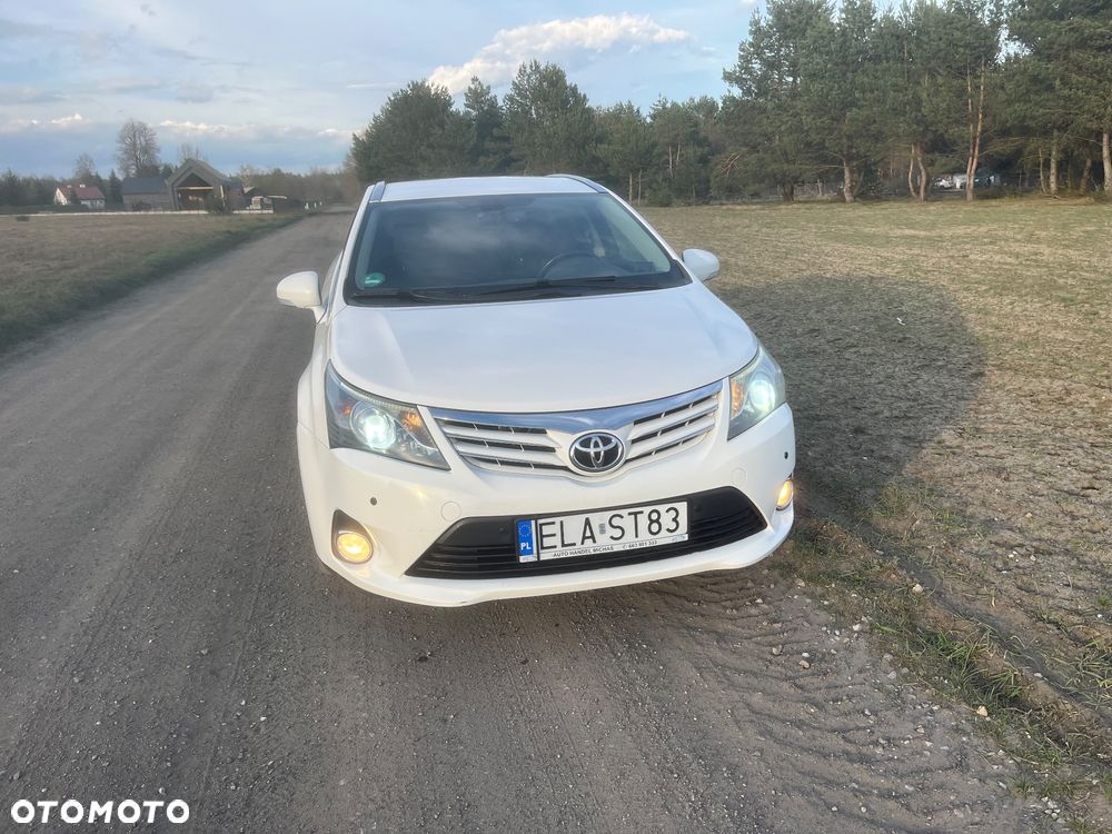 Toyota Avensis Touring Sports 1.8 Executive - 2