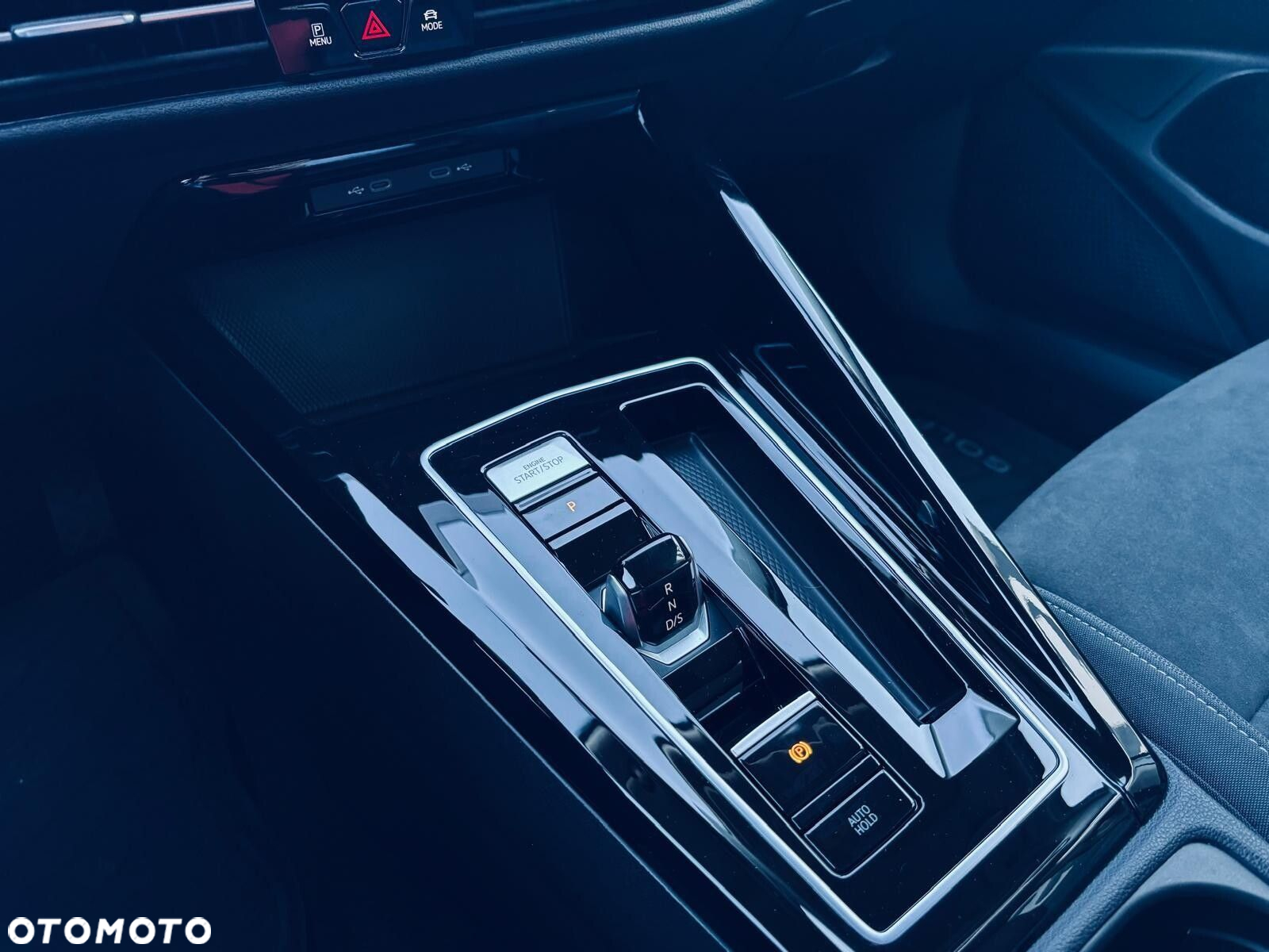 Volkswagen Golf - 34