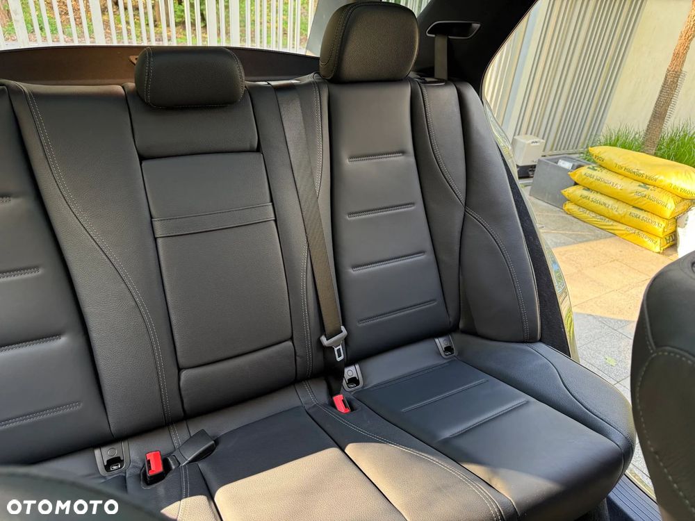 Mercedes-Benz GLE - 33
