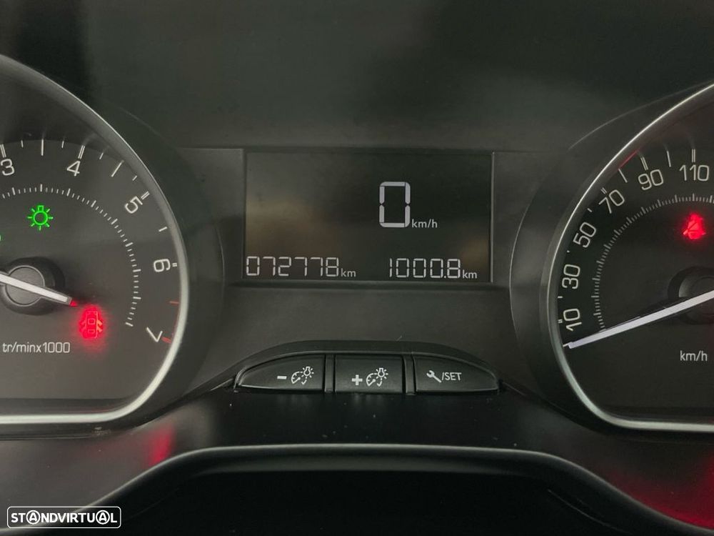 Peugeot 2008 1.2 PureTech Signature - 9