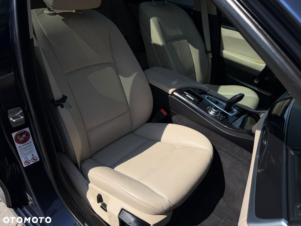 BMW Seria 5 530d xDrive - 38
