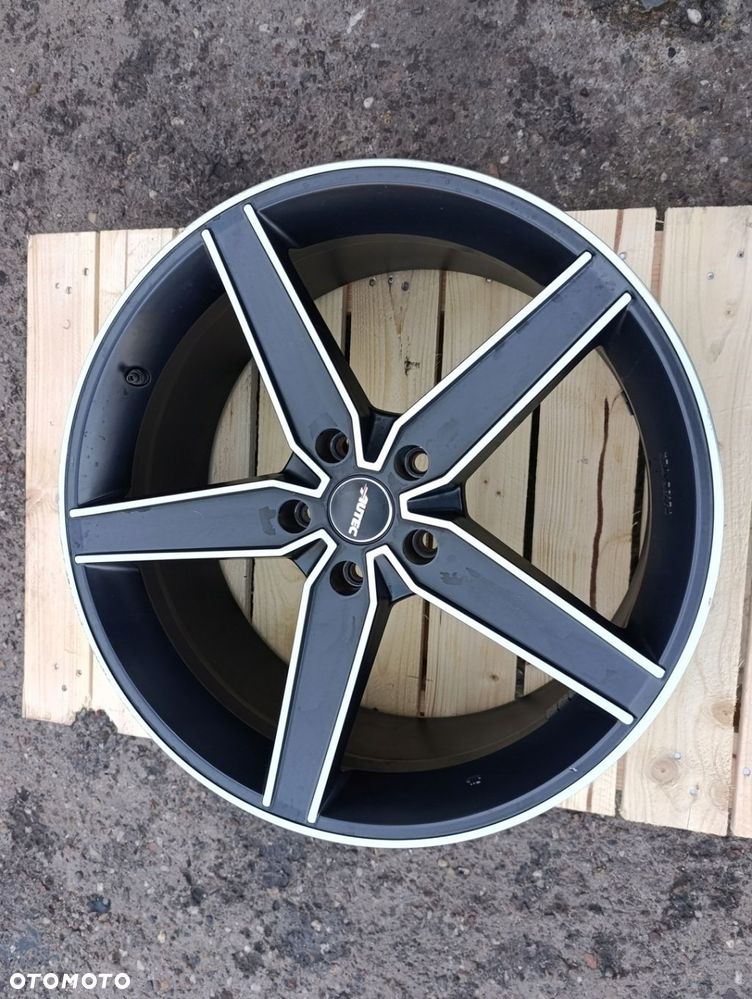 BMW FELGA ALUTEC R20 ET 35 5X120 - 3