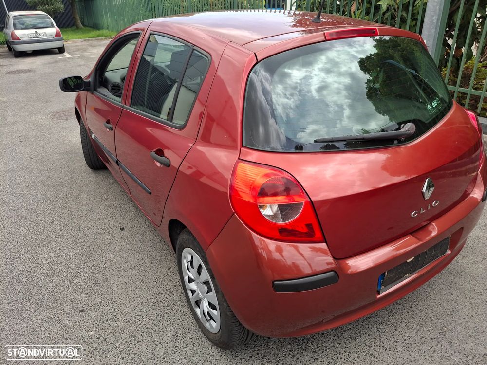 Renault Clio 1.5 dCi Confort - 4