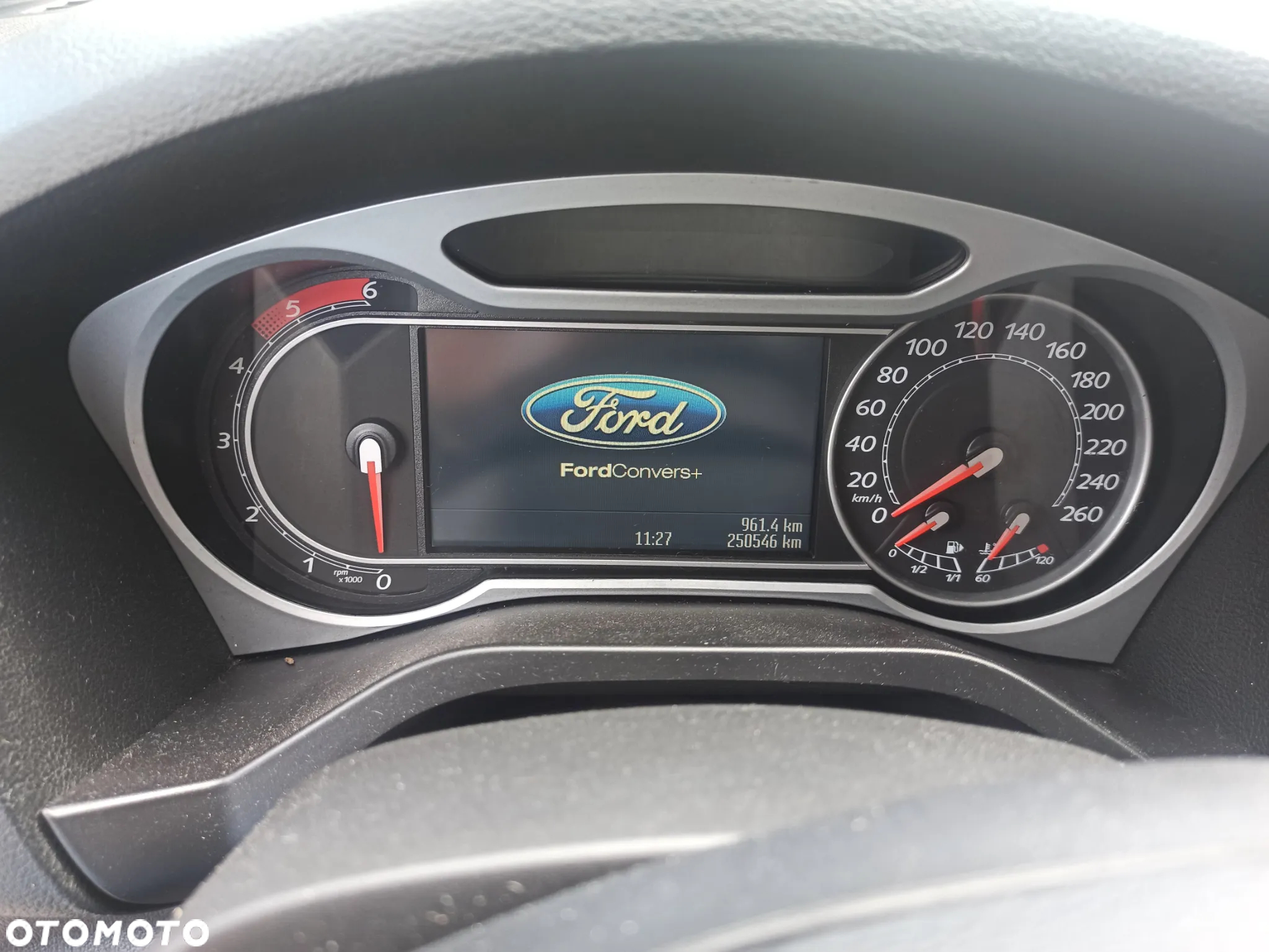 Ford S-Max - 13