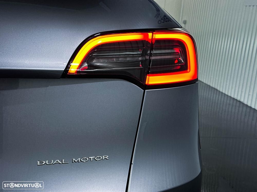 Tesla Model Y Long Range Dual Motor AWD - 58