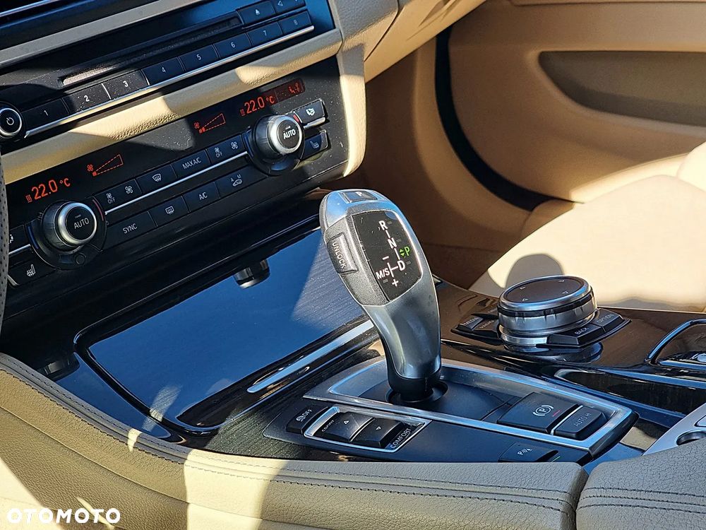 BMW Seria 5 520d Luxury Line sport - 27