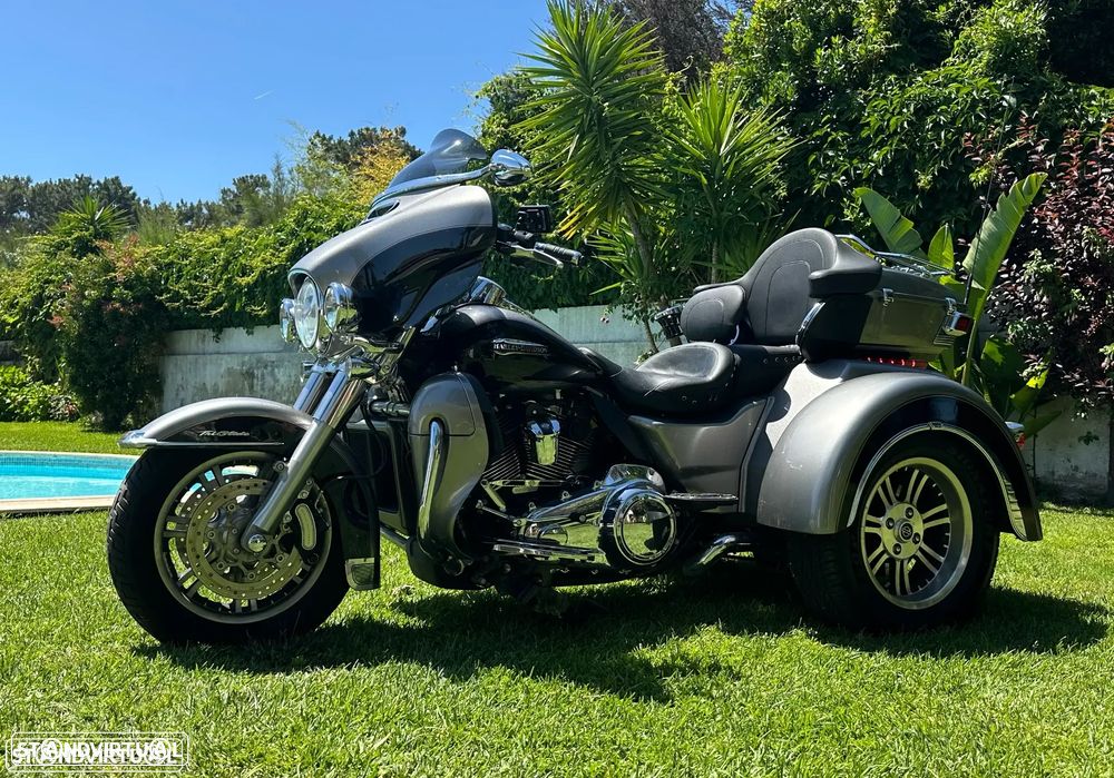 Harley-Davidson FLHTCU - 2