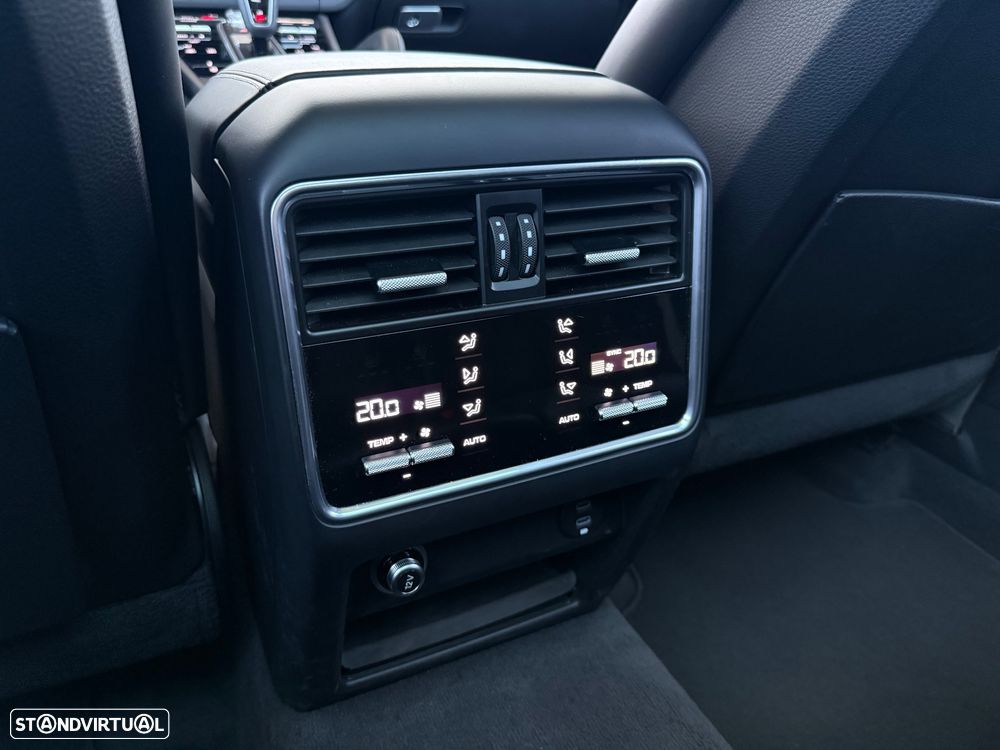 Porsche Cayenne - 18