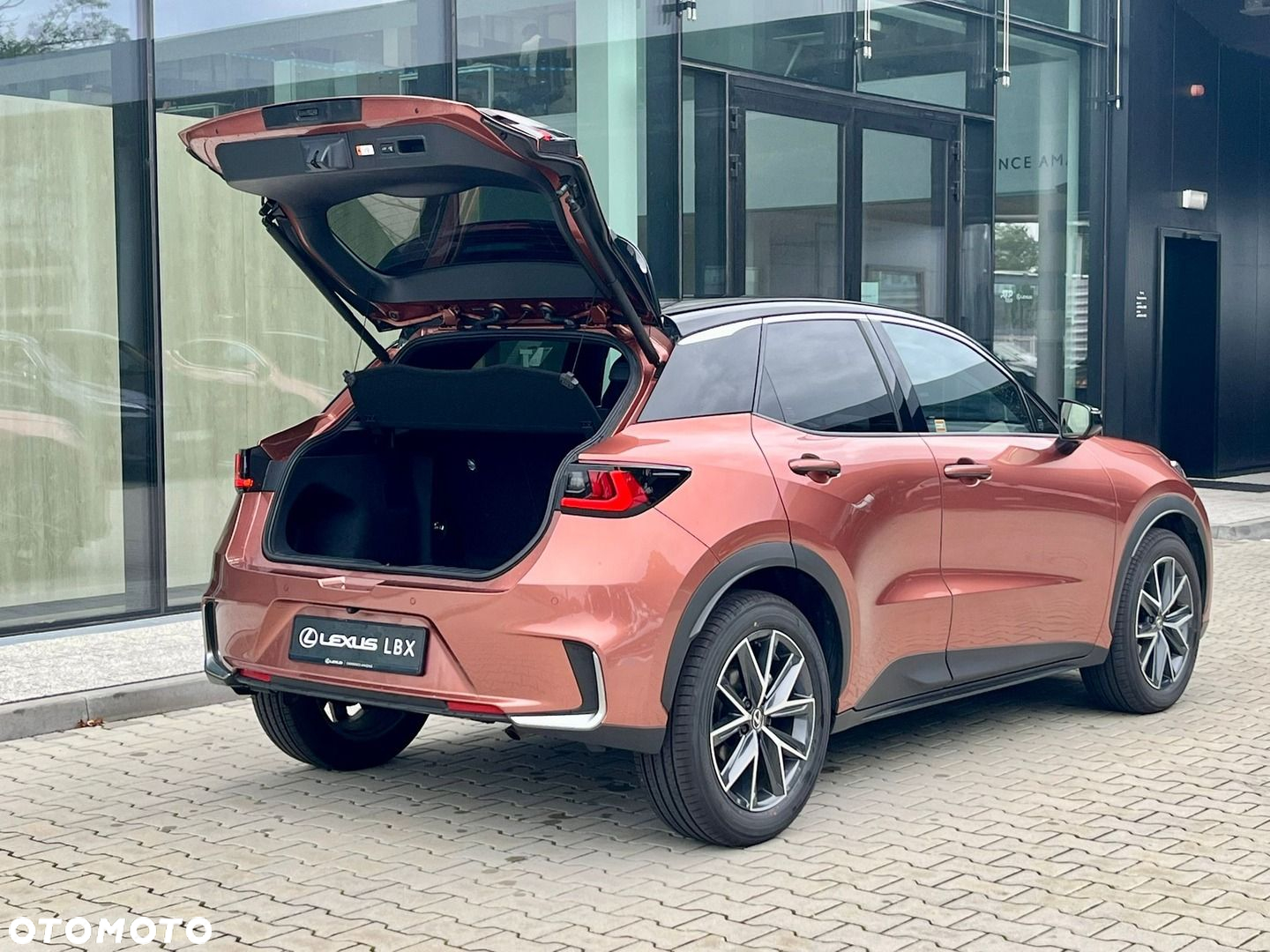 Lexus LBX 1.5 Hybrid Cool - 33