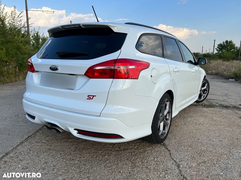 Ford Focus ST - 6