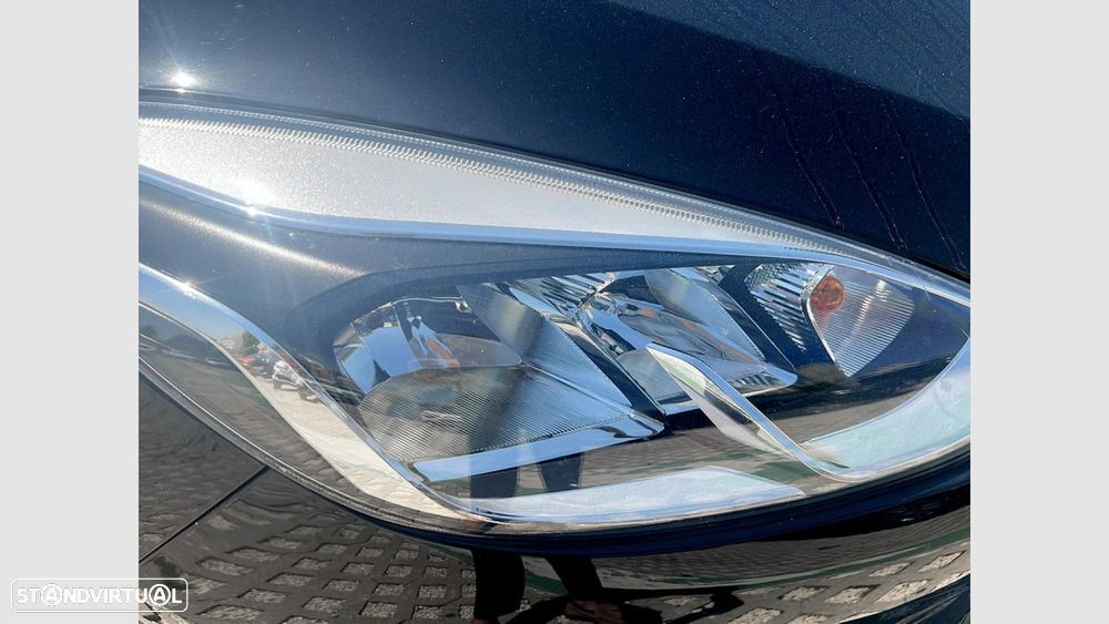 Ford Fiesta 1.5 TDCi Business — fotografia 8