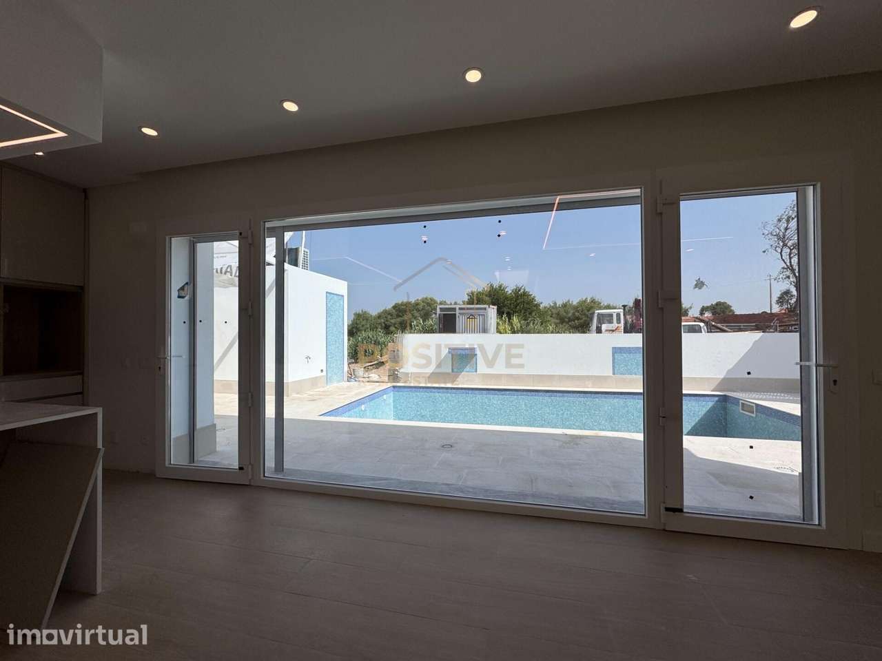 Nova Moradia T4 com Piscina na Vila de Azeitão - Grande imagem: 4/48