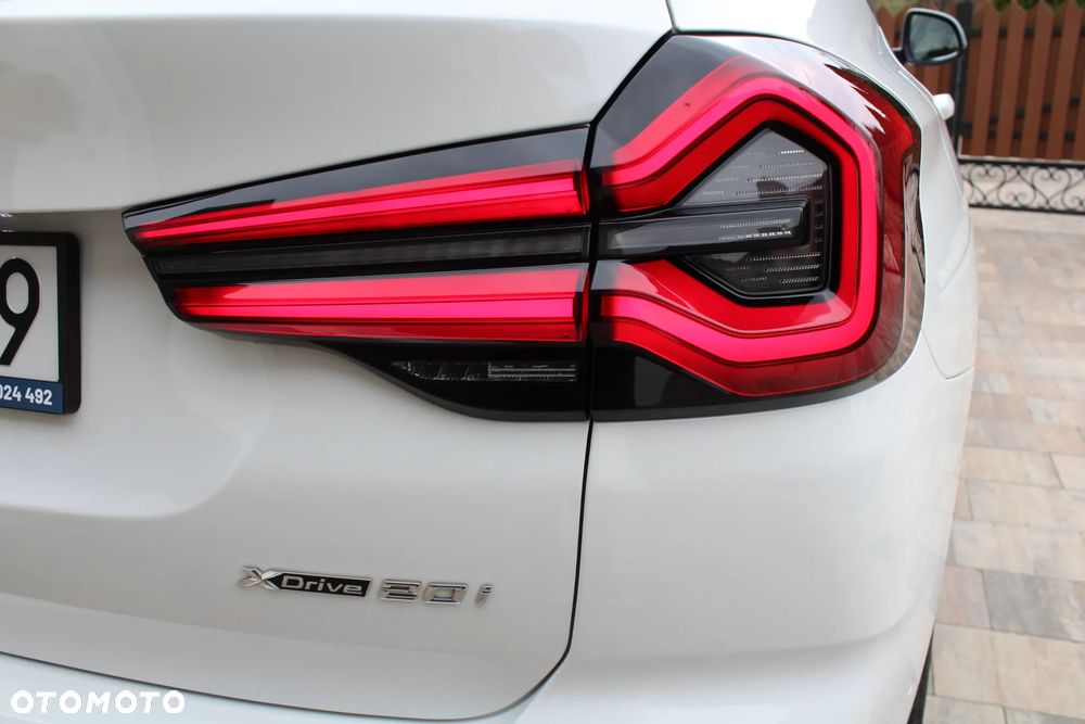 BMW X3 xDrive20i - 13
