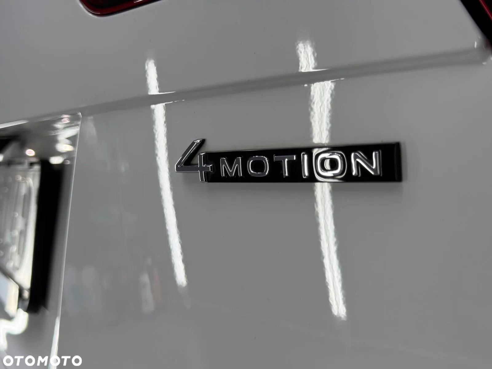 Volkswagen Tiguan 2.0 TDI SCR 4MOTION DSG R-Line - 9