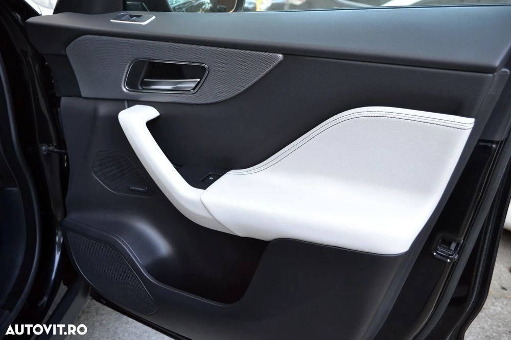 Jaguar F-Pace S AWD - 19