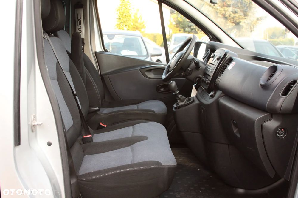 Opel Vivaro L2H1 2,9t Elegance - 11