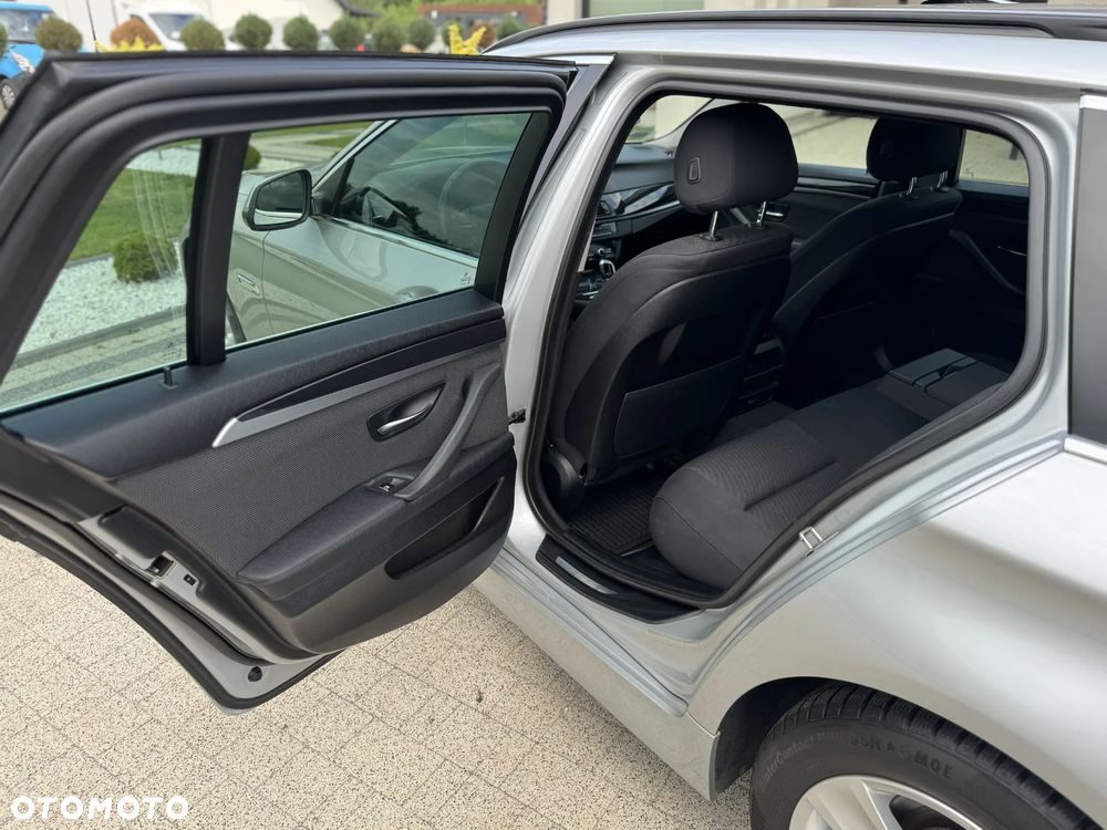 BMW Seria 5 520d - 30