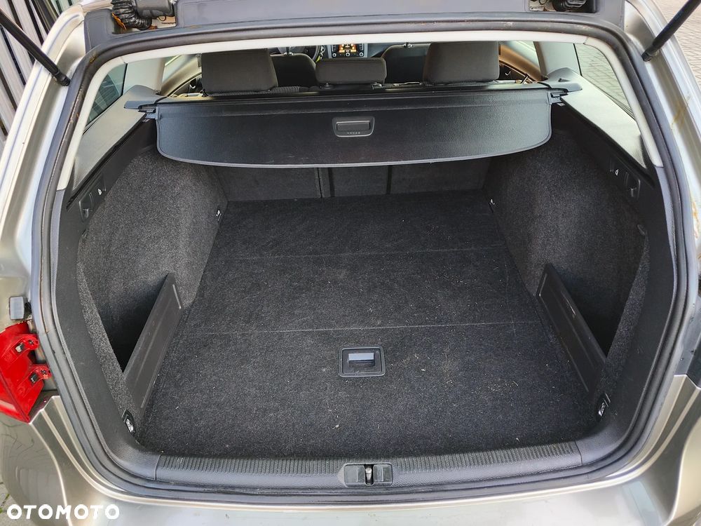 Volkswagen Passat - 29