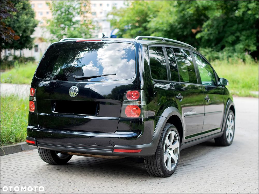 Volkswagen Touran - 15