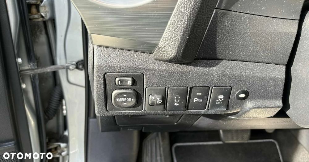 Toyota Auris 1.6 Premium + MM - 10