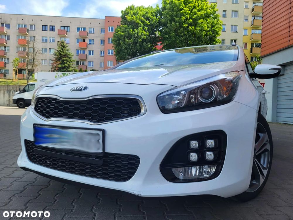 Kia Ceed 1.6 CRDi 136 DCT ISG SW GT Line - 4