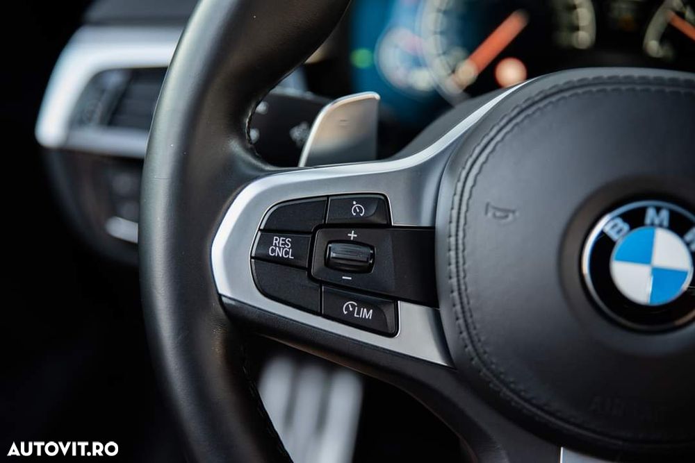 BMW Seria 5 530d xDrive AT - 8