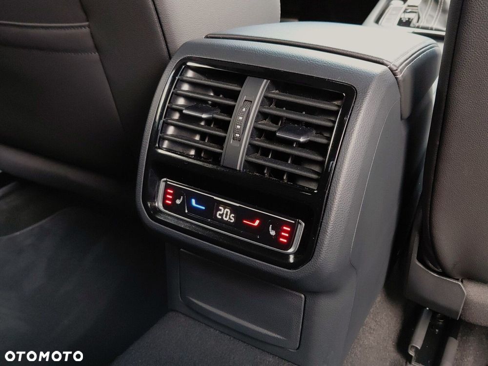 Volkswagen Arteon 2.0 TDI R-Line DSG - 26