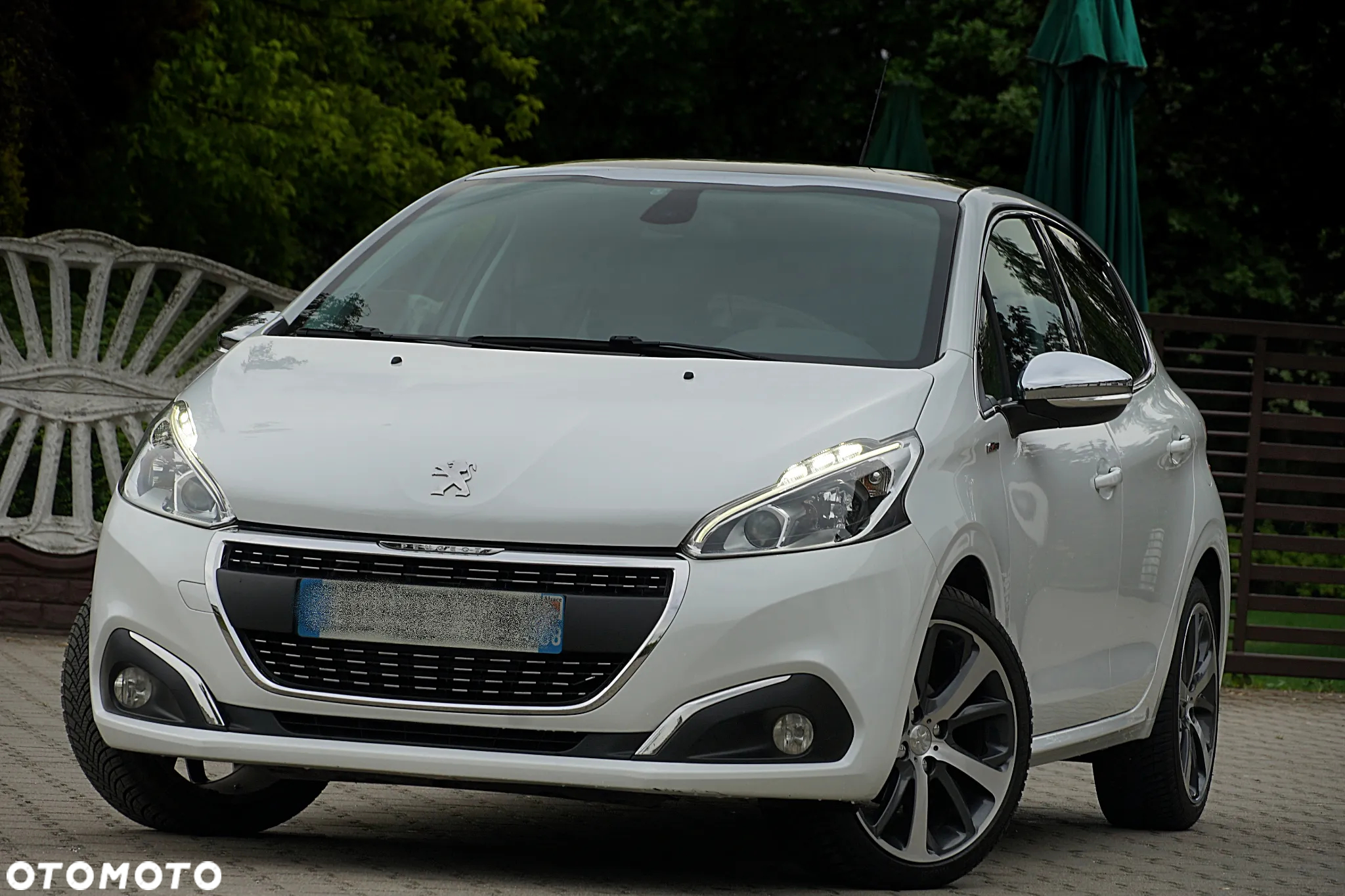 Peugeot 208 - 13