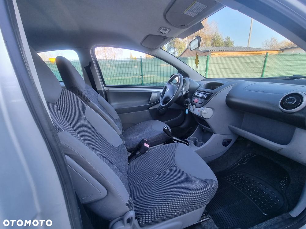 Peugeot 107 1.0 Happy - 10