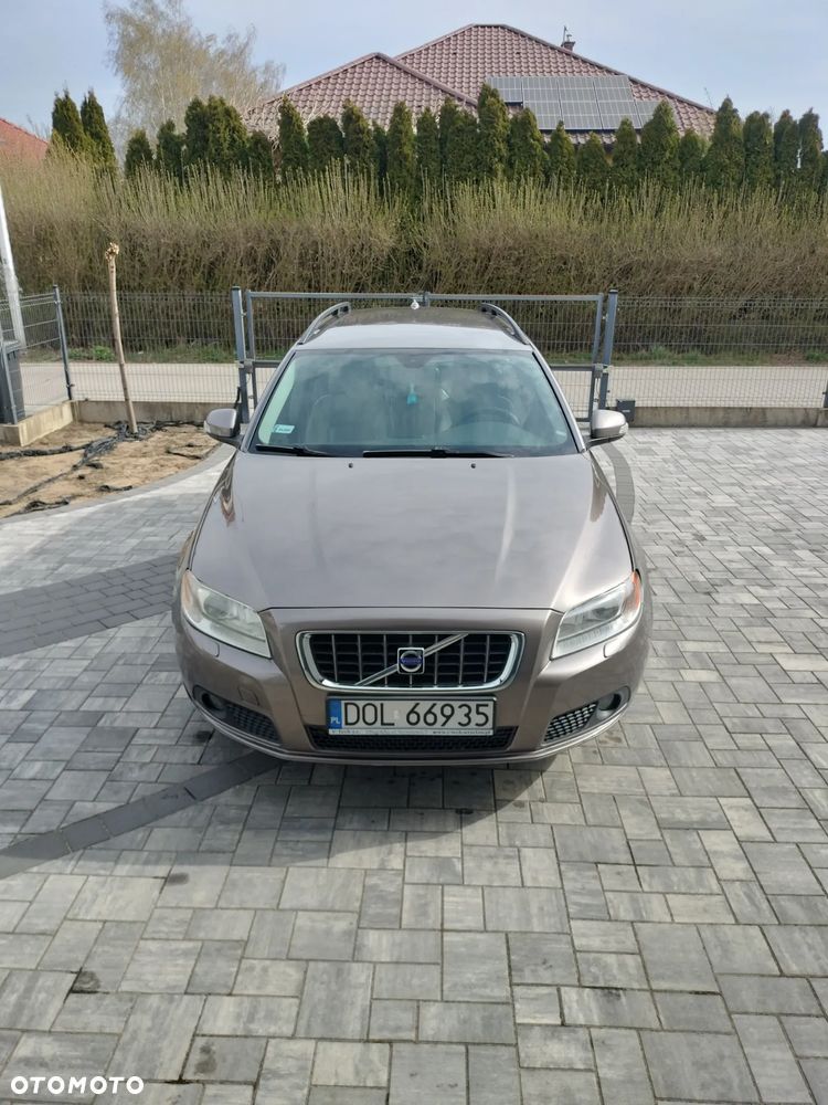 Volvo V70 D5 AWD Summum - 8